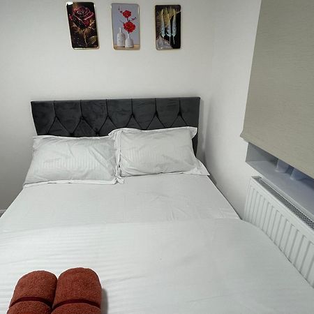 London Two Bedroom Central Location Modern Flat Stratford ภายนอก รูปภาพ