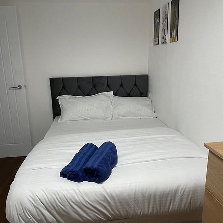 London Two Bedroom Central Location Modern Flat Stratford ภายนอก รูปภาพ